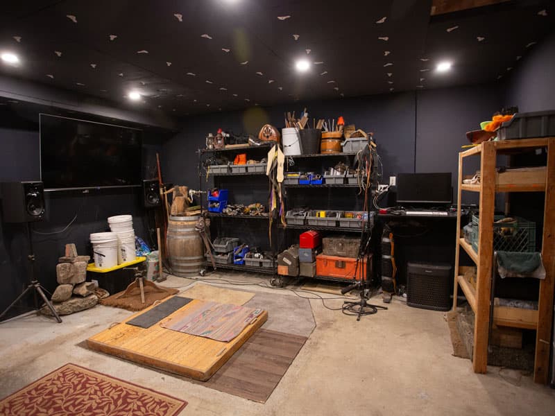 Foley stage — props